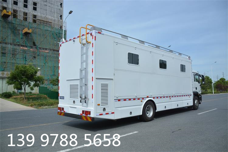汕德卡被服洗滌車(chē)03.jpg